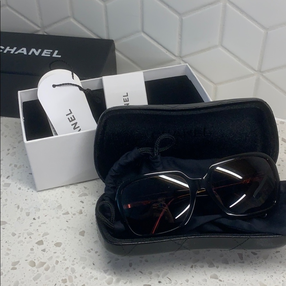 AUTHENTIC CHANEL sunglasses ☀️ 👓